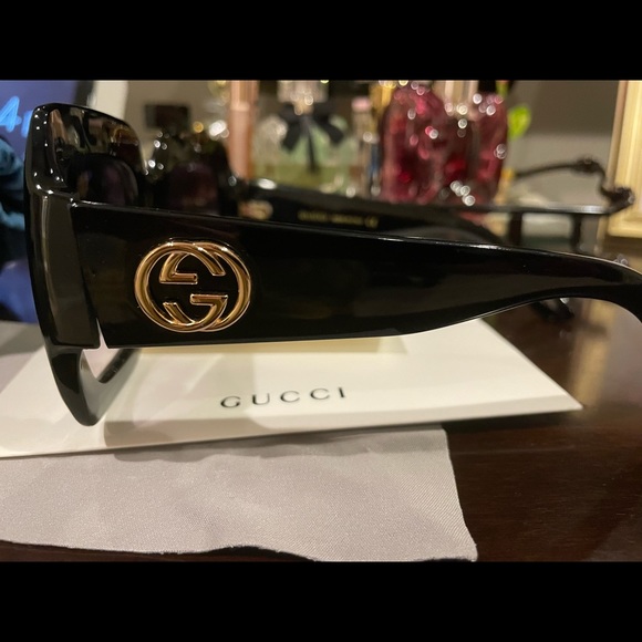 Authentic Gucci Sunglasses - Picture 4 of 8
